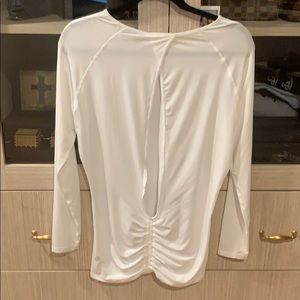 New w/out tags Lululemon open back long sleeve Tee